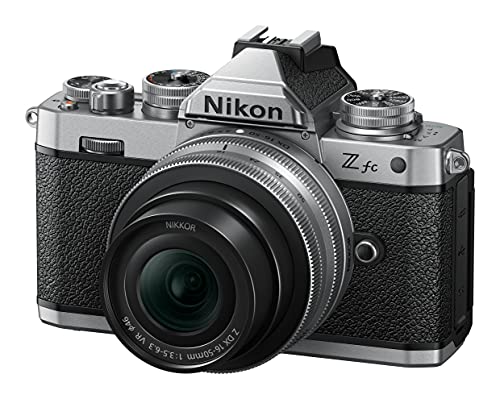 Nikon Z fc KIT Z DX 16-50 mm 1:3.5-6.3 VR (SE) + Z DX 50-250 mm 1:4.5-6.3 VR (20.9 MP, OLED-Sucher mit 2.36 Mill. Bildpunkten, 11 Bilder pro Sek., Hybrid AF mit Fokus-Assistent, 4K UHD-Video) von Nikon