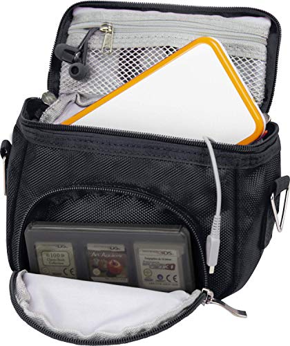 Orzly Travel Bag für alle Nintendo DS Konsole Modell Versionen mit Faltbarer Bildschirm (Original DS / 3DS / DS Lite / 3DS XL / DSi / New 3DS / New 3DS XL / 2DS XL / etc.) - Tasche enthält: Schultergurt + Tragegriff + Gürtelschlaufe + Fächer für Zubehör (Spiele / Stifte / Lade Kabel / Amiibo / etc.) (Black) von Orzly