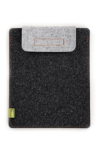 ALMWILD® Hülle für iPad Pro 11" und 9.7", sowie iPad Air 4+5 mit 10.9" und 9.7". Sleeve aus Filz in Schiefergrau. Verschlußlasche in Alpsteingrau. von Almwild