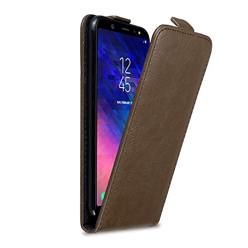 Cadorabo Hülle kompatibel mit Samsung Galaxy A6 Plus 2018 Flip Design aus Premium Kunst Leder Flip Klappbare Stoßfeste Magnetische Cover Hülle für Galaxy A6 Plus 2018 Tasche in Braun von Cadorabo