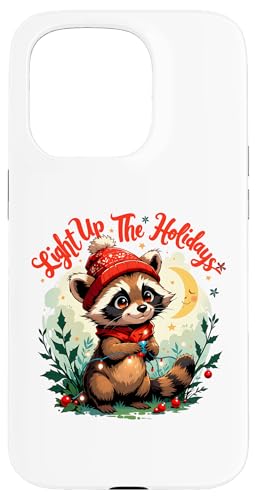 Hülle für iPhone 15 Pro Festlicher Waschbär mit Weihnachtsbeleuchtung - skurrile Winterkunst von Cozy Woodland Creations