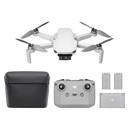 DJI Mini 4K Fly More Combo, Drohne mit 4K UHD Kamera für Erwachsene, unter 249 g, 3-Achsen Gimbal Stabilisierung, 10 km Videoübertragung, autom. Rückkehr, 3 Akkus für 93 min Flugzeit, C0, QuickShots von DJI