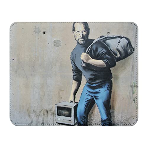 Banksy Steve Jobs Apple Migrant Refugie Street Art Mauspad, Lederoptik, 22 x 18 cm von French Unicorn