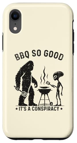 Hülle für iPhone XR Bigfoot UFO Humor Grillen Grafik für Parodie BBQ Meme Lover von Funny Outdoor Bigfoot Alien Grilling Clothes