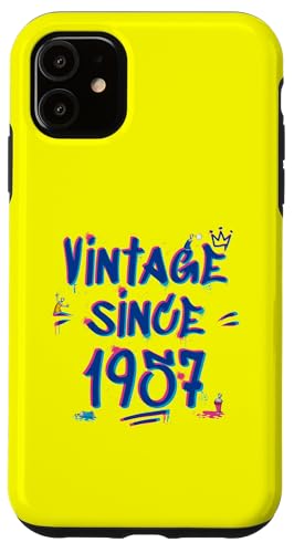 Vintage 1957 Graffiti Glitch - 68 Years of Style Hülle für iPhone 11 von Glitch Graffiti Style Graphic Design For Men Women