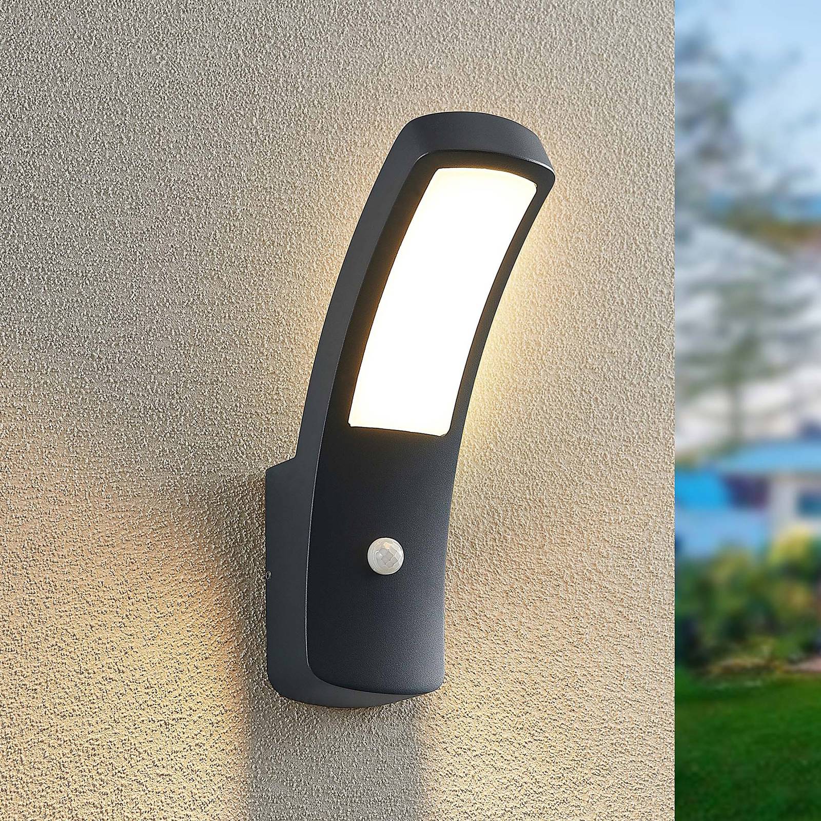 Lindby Moshe LED-Außenwandleuchte mit Sensor Lindby Moshe LED-Außenwandleuchte mit Sensor von LINDBY