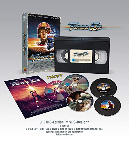 Turbo Kid - VHS RETRO-Edition (Bluray + DVD + Bonus-DVD + Doppel Soundtrack-CD) Limitiert / Nummeriert auf 500 Stück (Cover A) [Blu-ray] von Ledick Filmhandel GmbH