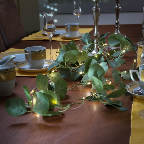 LED Lichterkette Eukalyptus - 30 warmweiße LED - L: 2,9m - Timer - ... LED Lichterkette Eukalyptus - 30 warmweiße LED - L: 2,9m - Timer - ... von MARELIDA