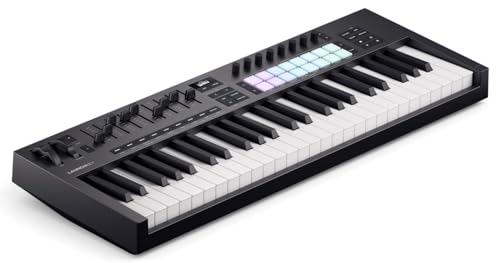 Novation Launchkey 49 [MK4] – USB/MIDI-Controller-Keyboard mit 49 halb gewichteten Tasten und DAW-Integration. Akkord-/Skalenmodi, 8 Drum-Pads und Arpeggiator. Inkl. Musikproduktions-Software-Bundle von Novation