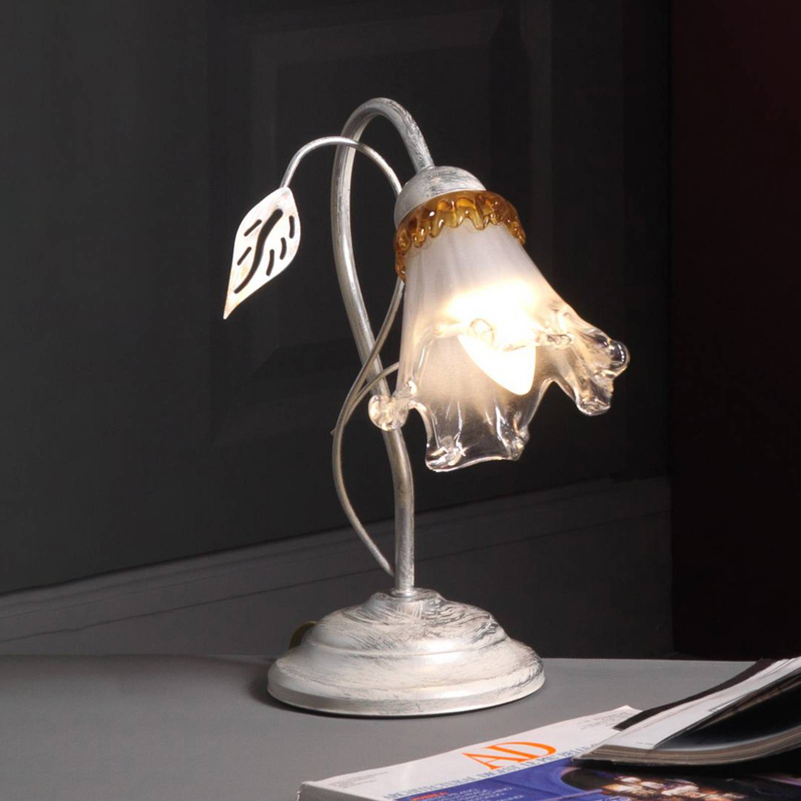 Tischleuchte Lancia, elfenbeinfarben, 1-flammig, Eisen, Glas Tischleuchte Lancia, elfenbeinfarben, 1-flammig, Eisen, Glas von ONLI
