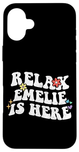 Hülle für iPhone 16 Plus Retro Groovy Relax EMELIE Is Here Lustiger Muttertagsname von Personalized First Name outfit For Women