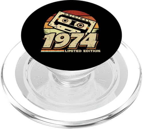 Jahrgang 1974 Retro Geburtstagsshirt zum 51. Geburtstag PopSockets PopGrip für MagSafe von Retro Jahrgang Geburtstag Geschenk Lustig Kassette