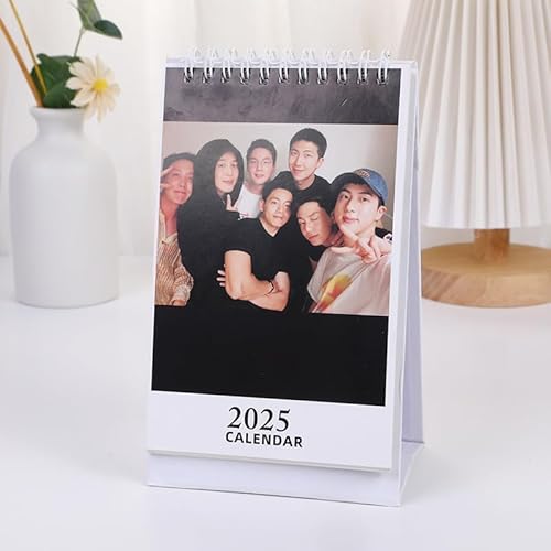 Jung Kook Desk Kalender 2025 K-Pop Jung Kook J-HOPE RM V Jimin JI Tisch Kalender für New Year Holiday von SKLTN