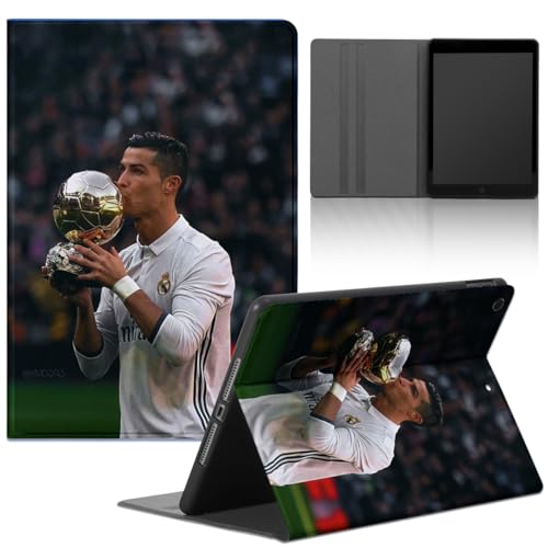 Fußball Tablet Hülle für iPad Pro 11 11" 2022/2021/2020/2018, Weiche PU Leder Flip TPU Silicone Cover mit Soccer Fußballspieler 7 Muster Case Verstellbar Stoßfest Ständer Tablet Folio, Trophäe von Stradvnaly