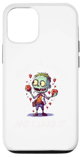 Hülle für iPhone 14 Pro Lustiges I Kissed A Ghoul Halloween Monster Zombie Kuss von Süßes oder Saures Grusel Untoter Kreatur Spuk