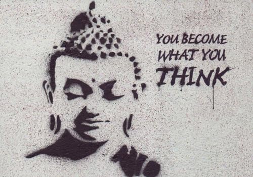 Geburtstagskarte Street Art Buddha - Wand Kunstpostkarte mit Schablone Graffiti Spruch, Weisheit & Urban Spiritualität - Zen-Inspiration für Meditation und Mindfulness, Stencil Streetart Design von Tushita