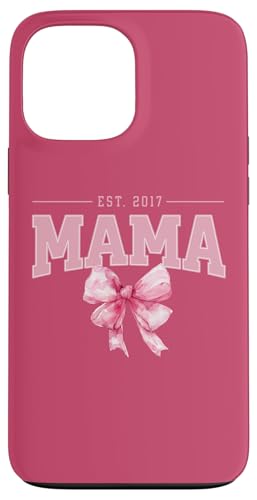 Hülle für iPhone 13 Pro Max Mama Est 2017 Kokette Rosa Schleife Retro Mama Muttertag von Varsity Mama Collegiate Arched Letters Mom Pink