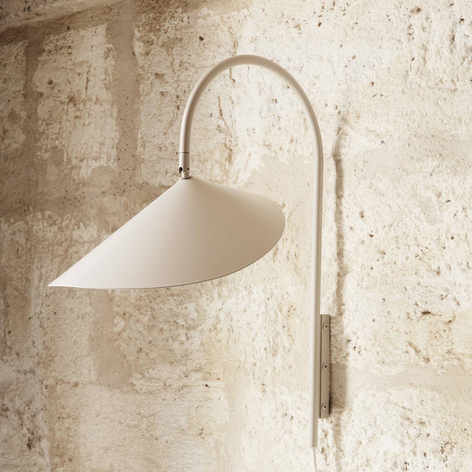 ferm LIVING Wandleuchte Arum Swivel, beige, 47 cm, Stecker von ferm LIVING